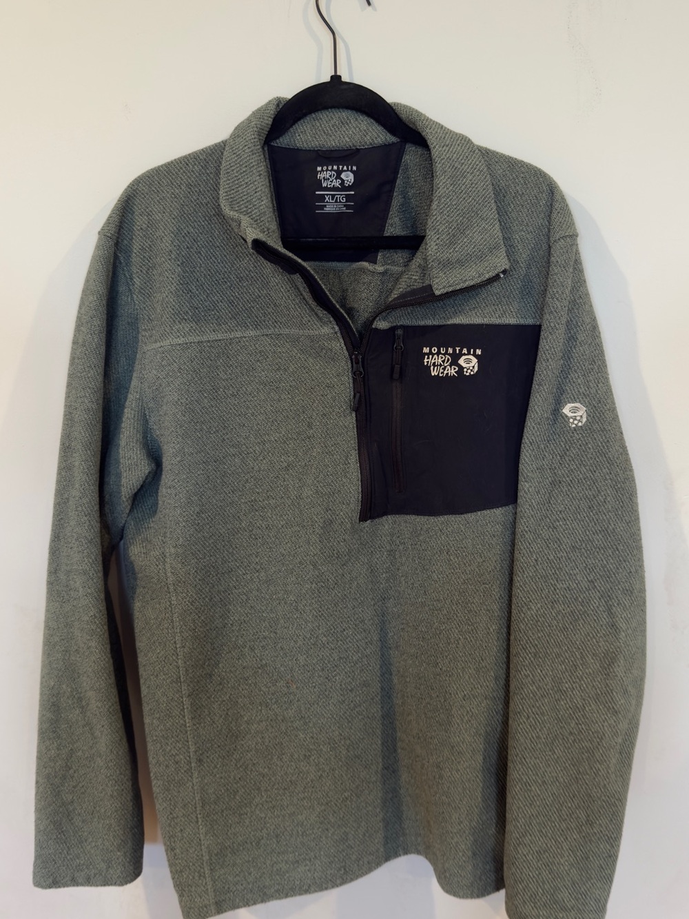 Mountain Hardwear Heathered Sage Green Half-Zip Pullover with Black Trim